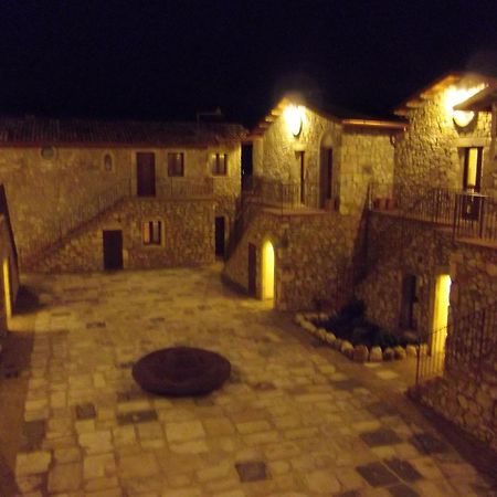 Hotel Il Feudo Dei Pierleoni Celano Dış mekan fotoğraf