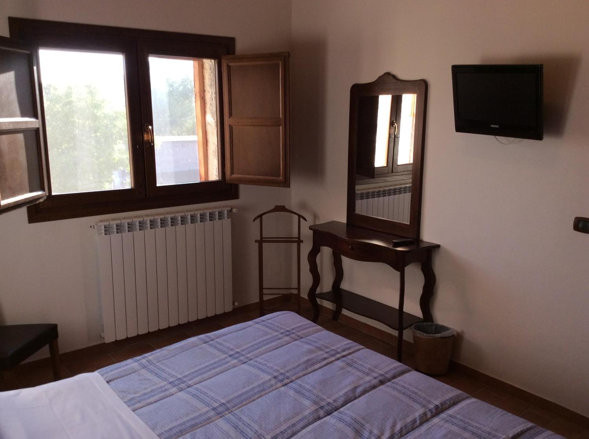 Hotel Il Feudo Dei Pierleoni Celano Oda fotoğraf