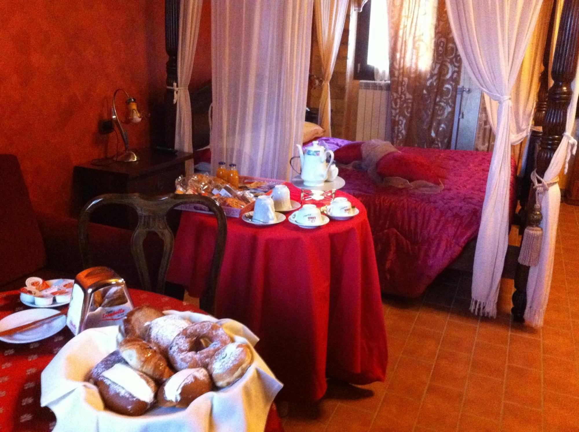 Hotel Il Feudo Dei Pierleoni Celano Oda fotoğraf