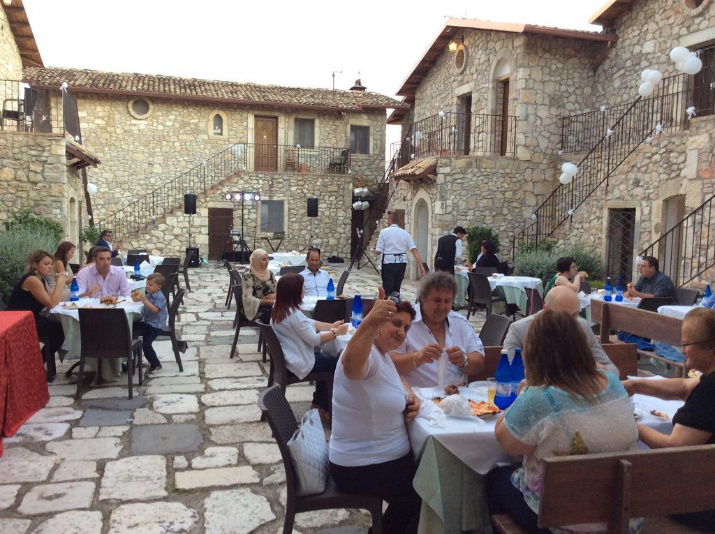 Hotel Il Feudo Dei Pierleoni Celano Dış mekan fotoğraf